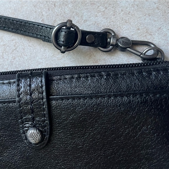 Women’s theSak Phone Wallet Black Pyrite Leather Women's Wallet Crossbody Purse - Picture 2 of 15